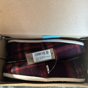 Brand New Womens Toms Belmont Slip Ons